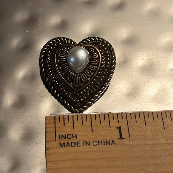 Vintage Heart Pin - Picture 3 of 4